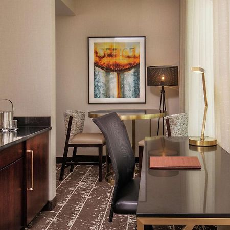 Doubletree By Hilton Youngstown Downtown Екстериор снимка