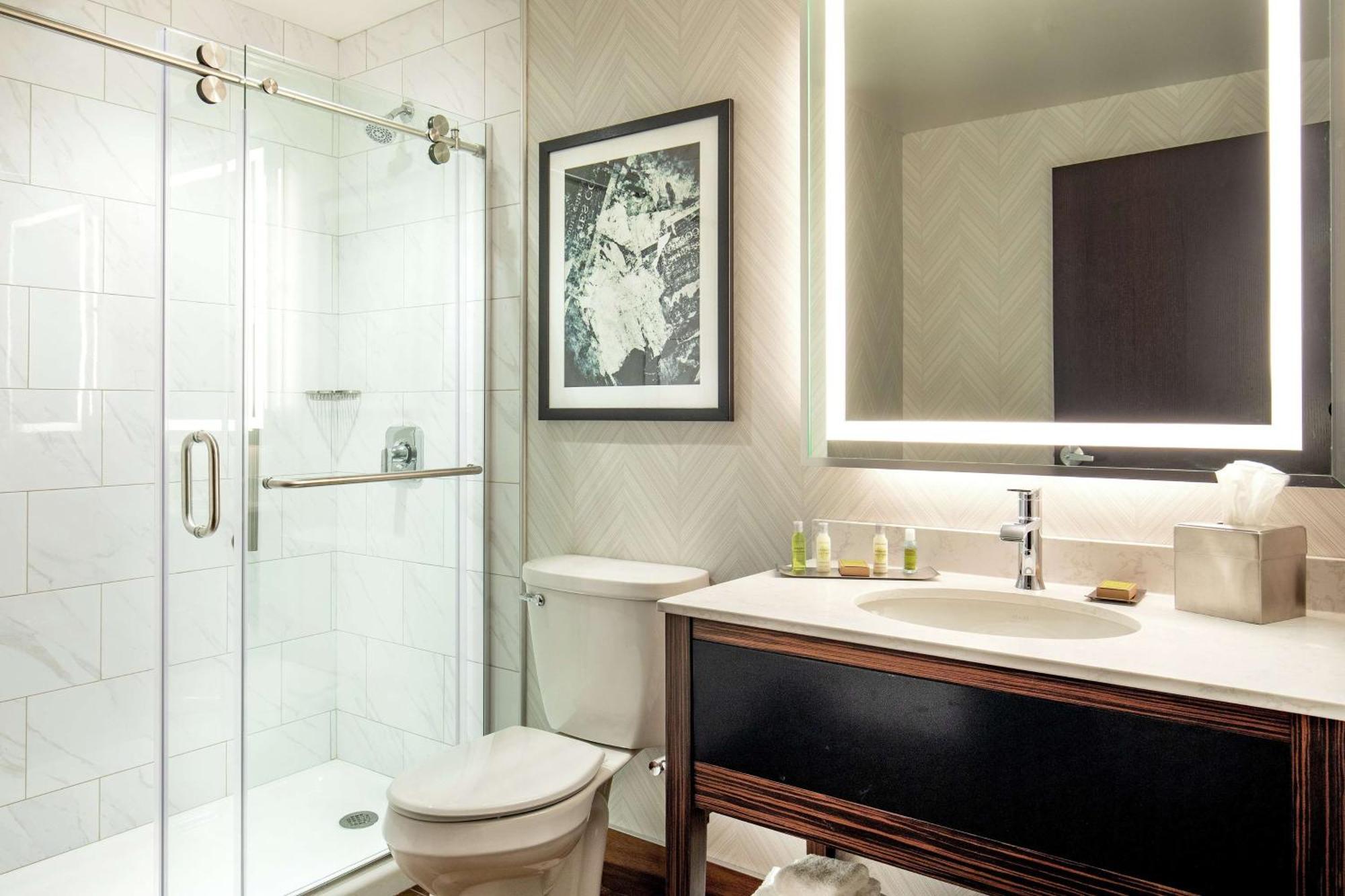 Doubletree By Hilton Youngstown Downtown Екстериор снимка
