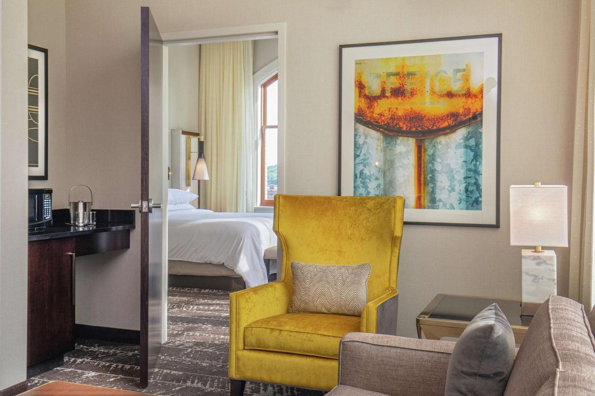 Doubletree By Hilton Youngstown Downtown Екстериор снимка