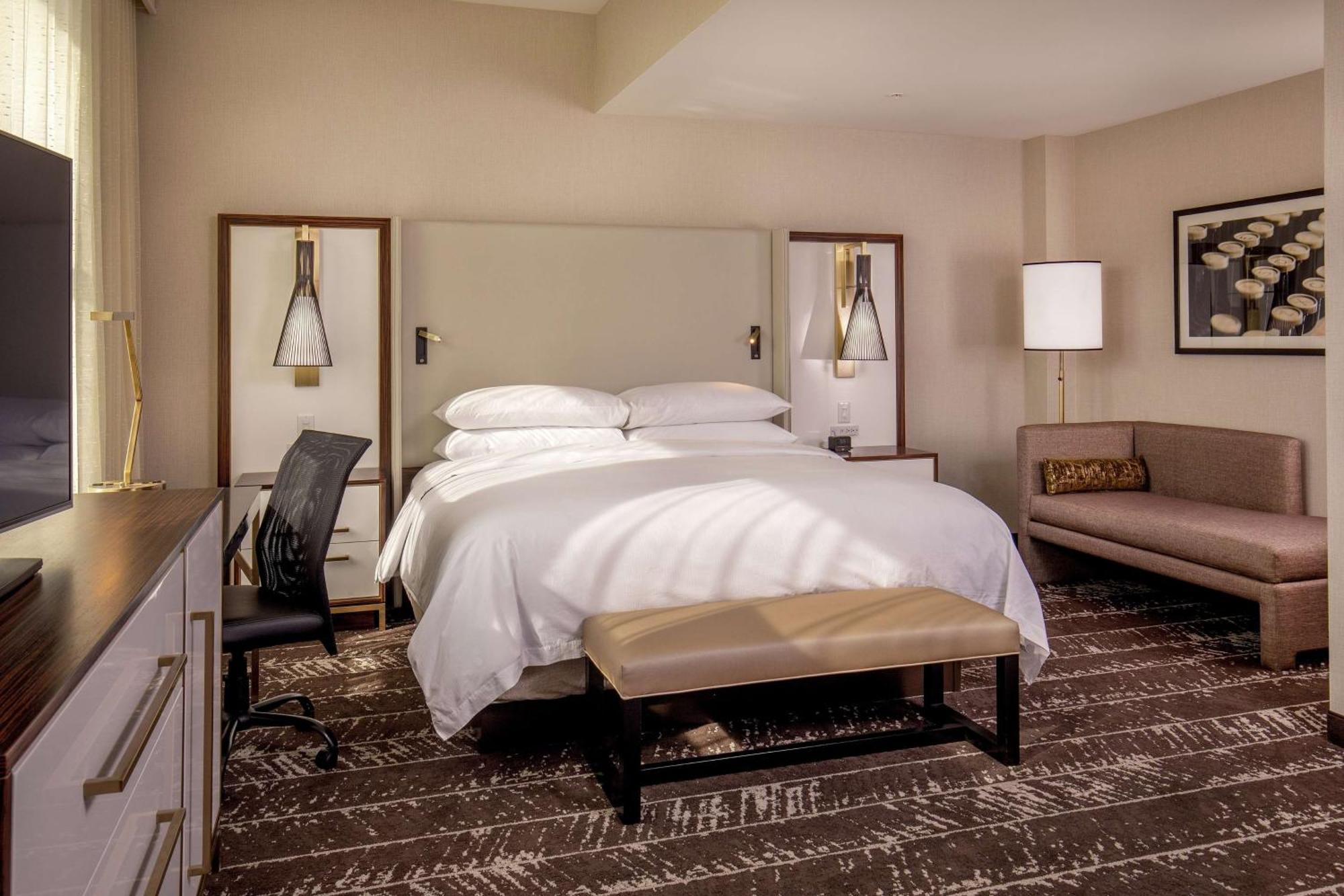 Doubletree By Hilton Youngstown Downtown Екстериор снимка
