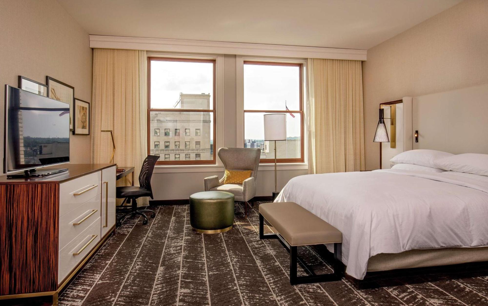 Doubletree By Hilton Youngstown Downtown Екстериор снимка