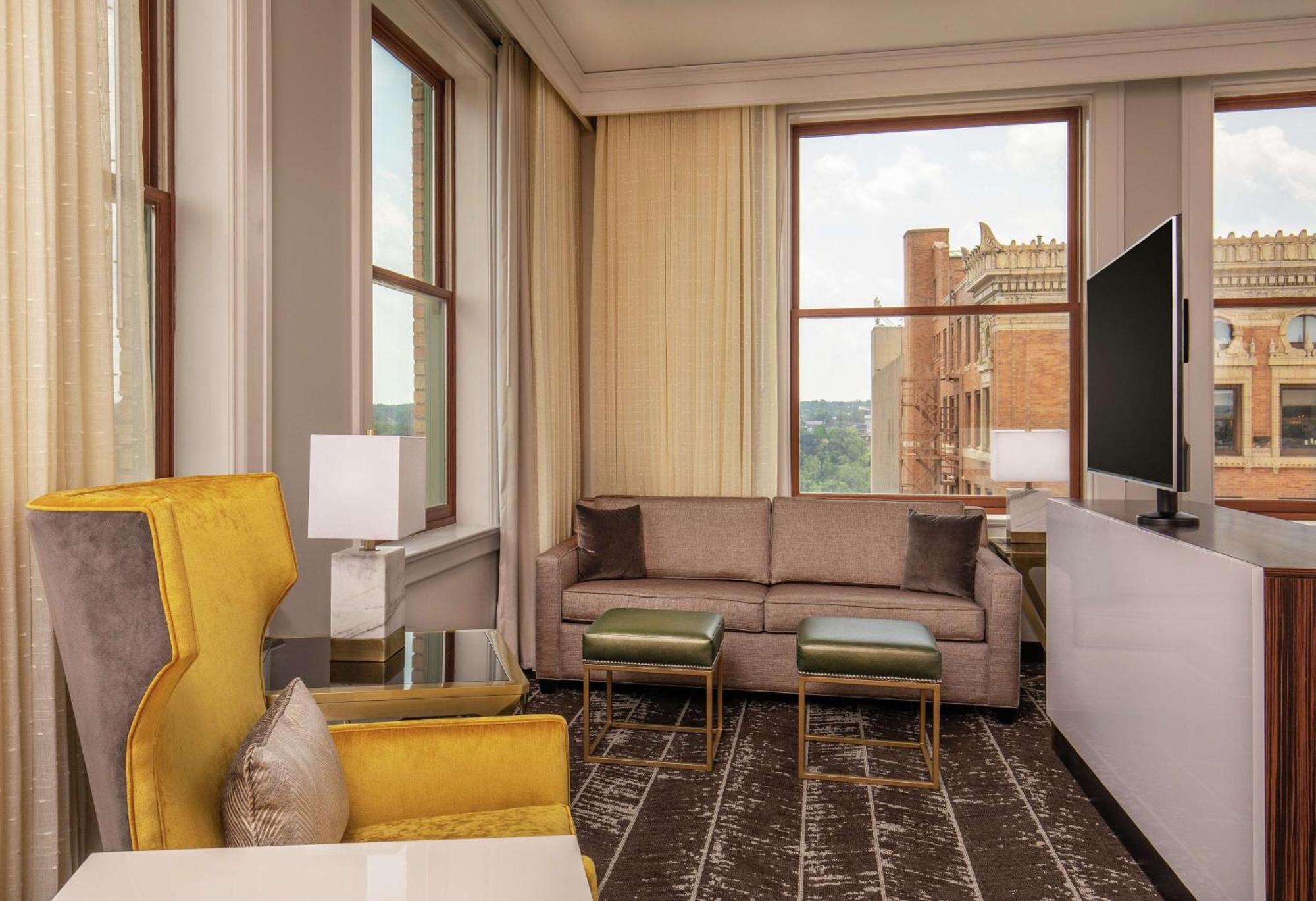 Doubletree By Hilton Youngstown Downtown Екстериор снимка