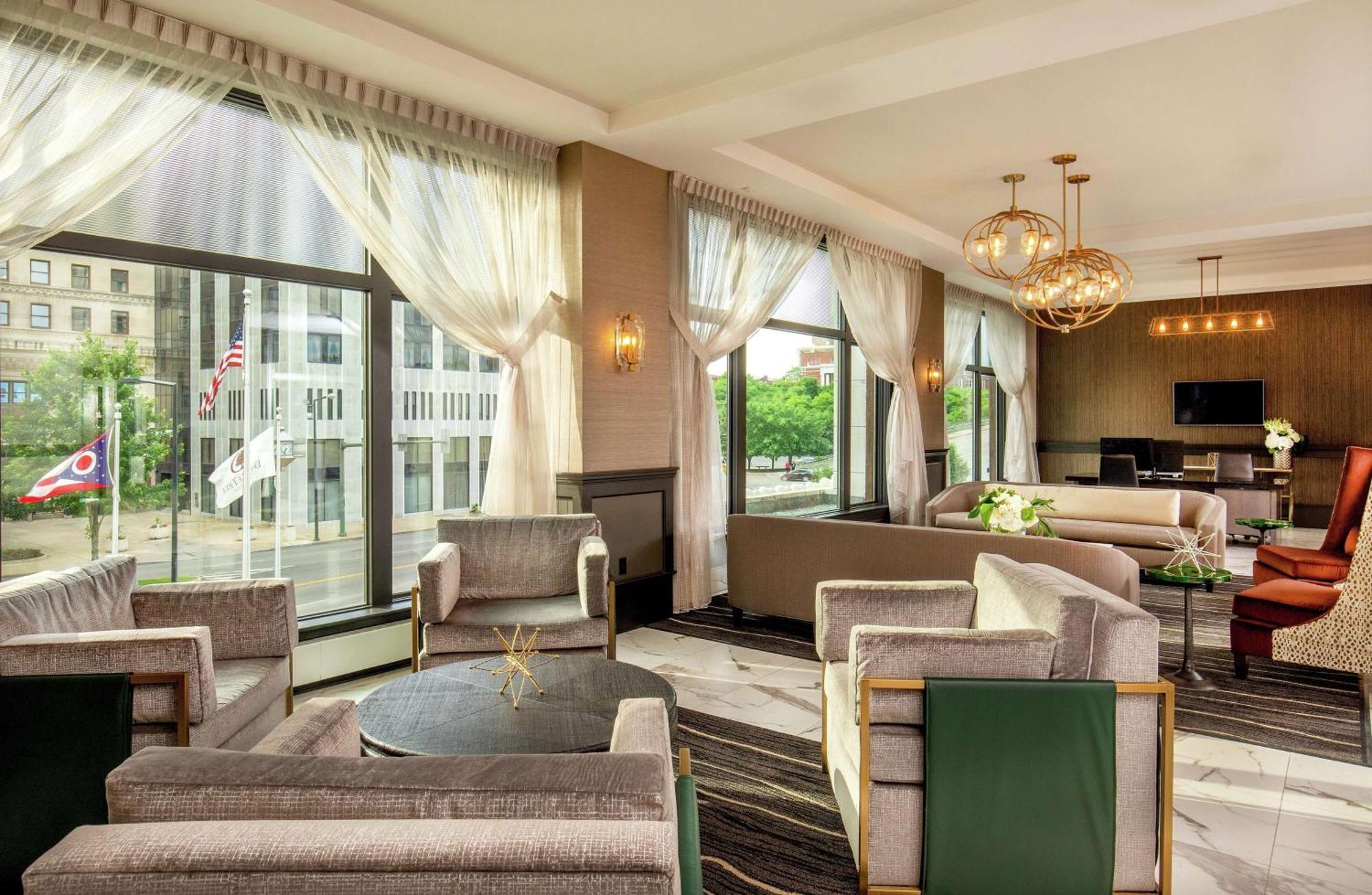 Doubletree By Hilton Youngstown Downtown Екстериор снимка