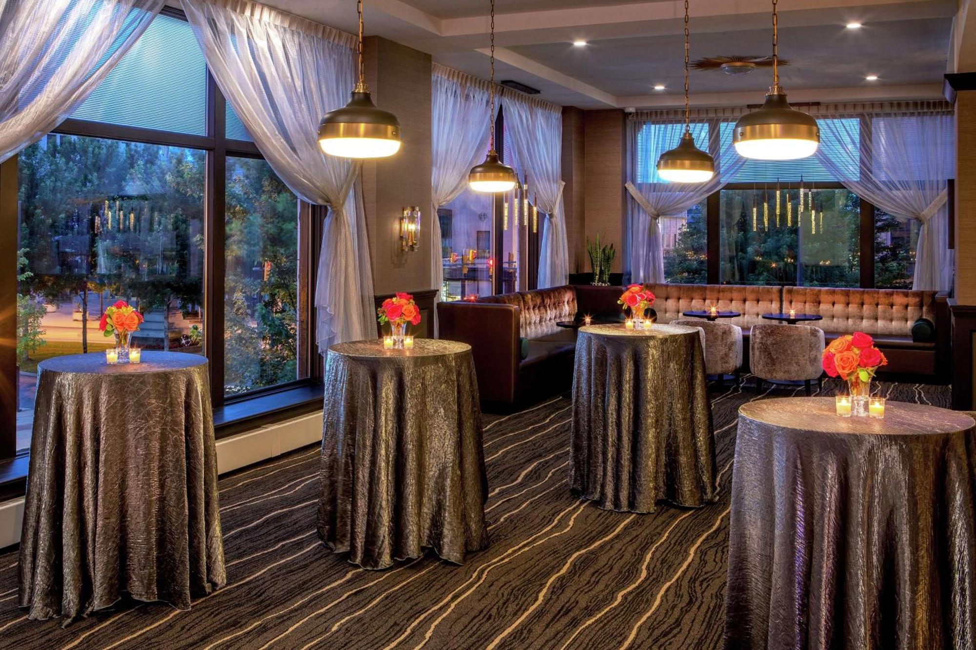Doubletree By Hilton Youngstown Downtown Екстериор снимка