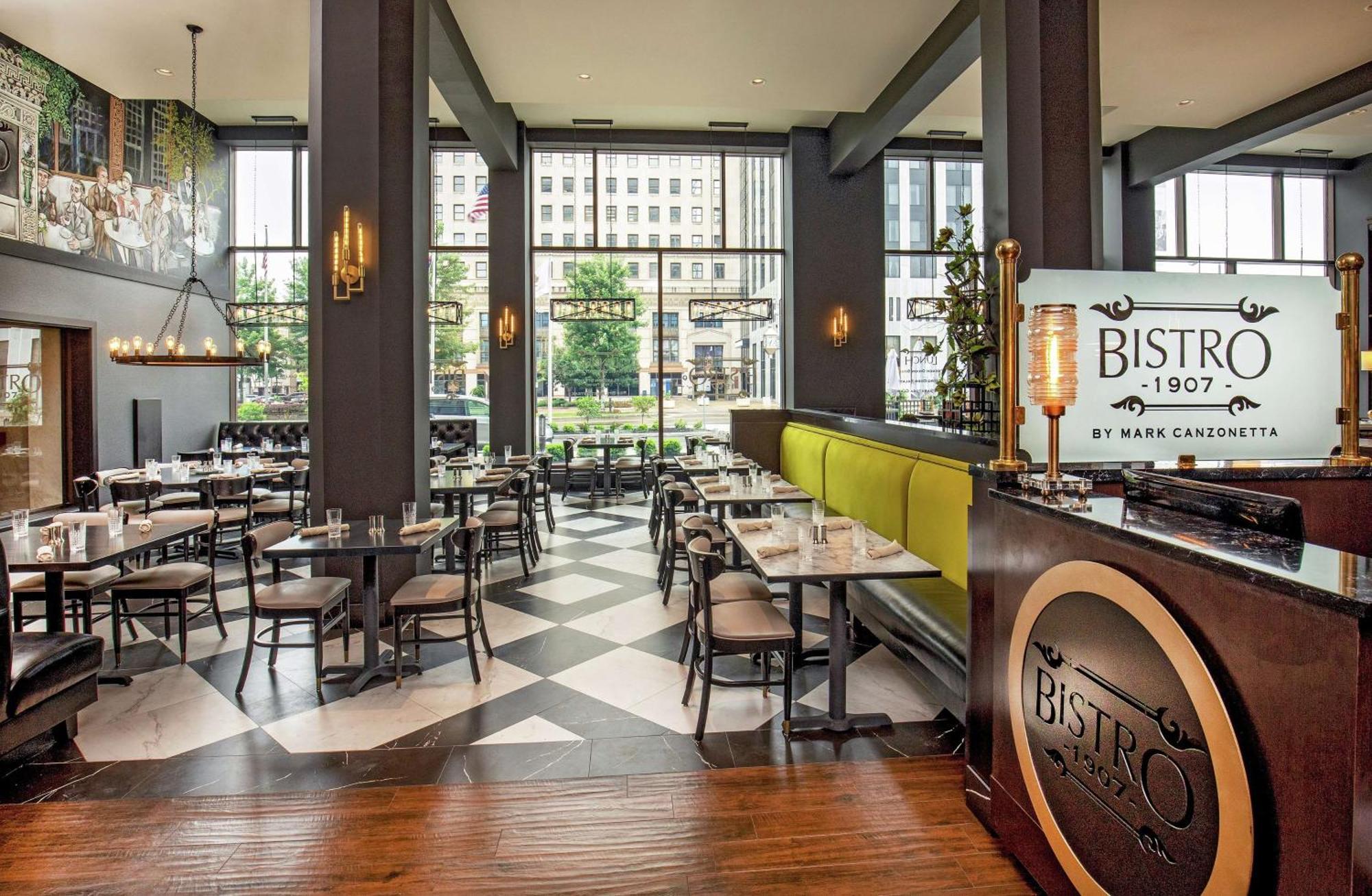 Doubletree By Hilton Youngstown Downtown Екстериор снимка